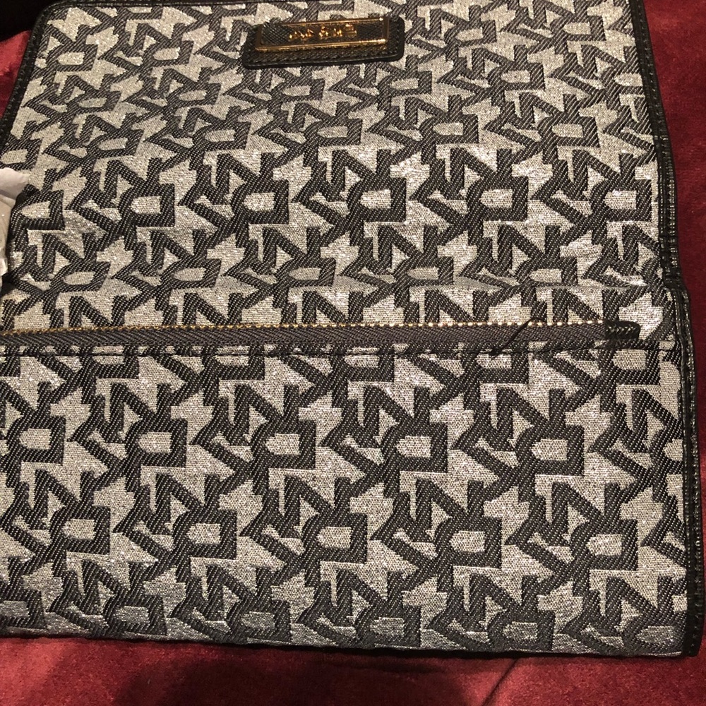 Wallet - Picture 8 of 8
